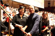 杨永康与著名指挥家、中国大剧院合唱团指挥、中国合唱协会副理事长、中国音乐学院吴灵芬教授